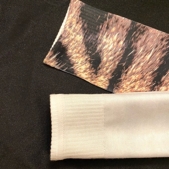 3D Cat Paws Top & Bottom Print Tube Socks | Pad around on kitty feet for fun - Picture 6 of 8